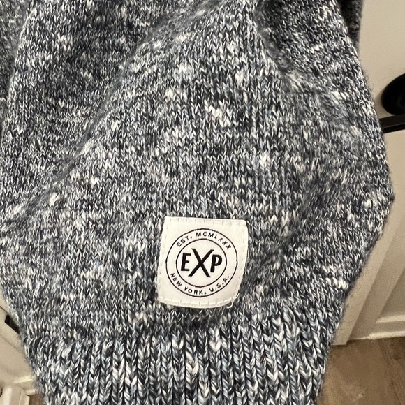 Express Sweater - Picture 4 of 5